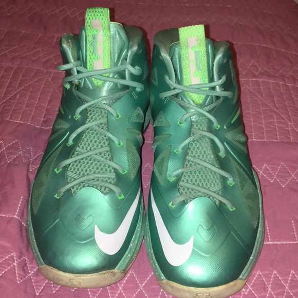 Nike Kyrie Irving basketball shoes - Picture 6 of 6
